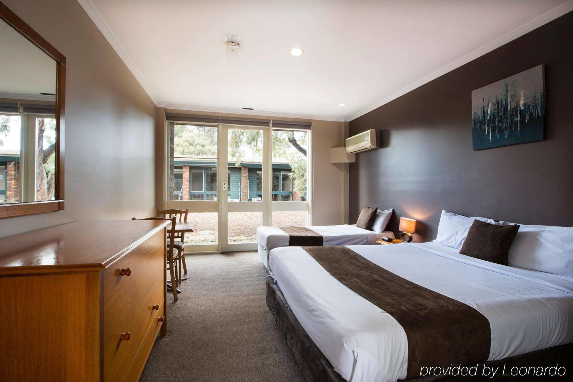 Nunawading Burvale Hotel מראה חיצוני תמונה